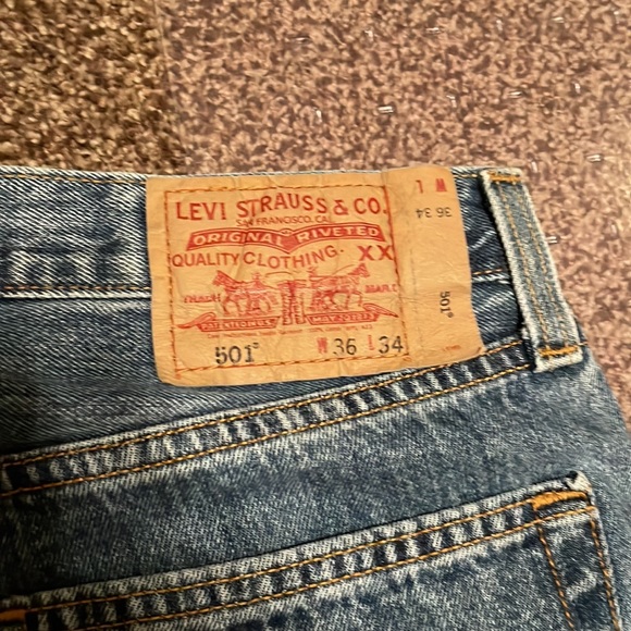 Levi’s 501 - excellent condition— 36x33 - Picture 5 of 7